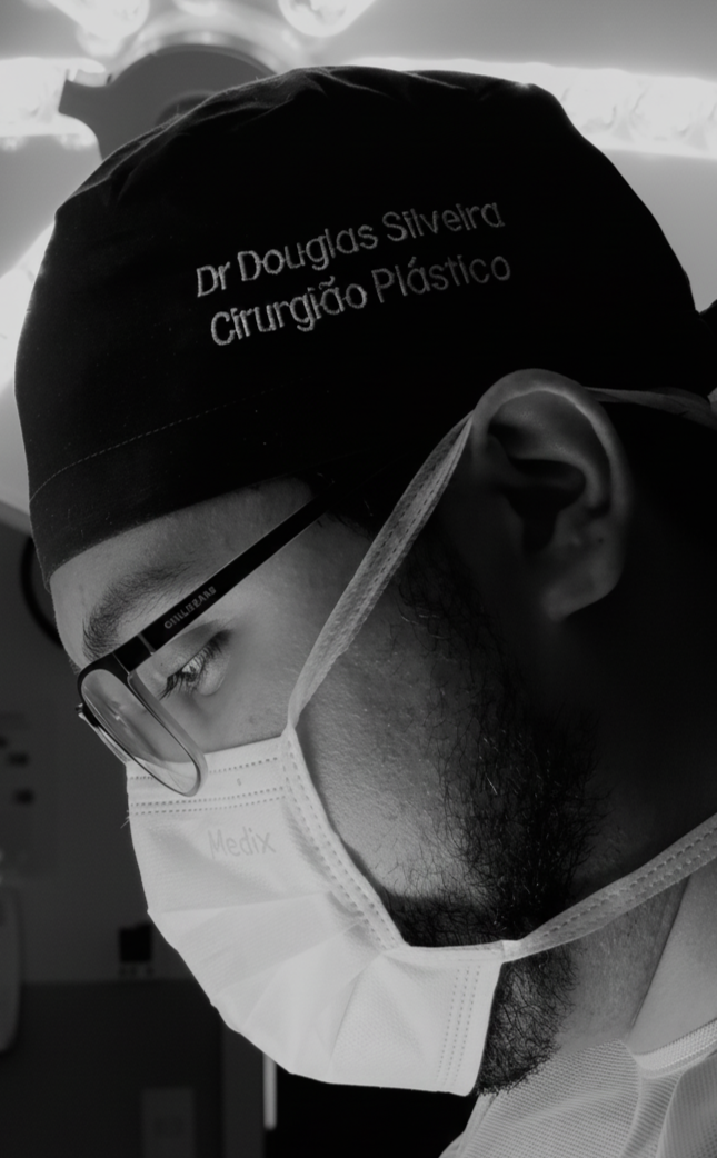 Dr. Douglas Silveira